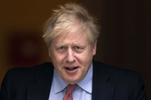 Gran Bretagna, il primo ministro Boris Johnson è diventato papa’. Lui e la compagna colpiti da coronavirus