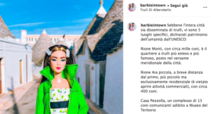 Barbie è in Puglia e si fotografa tra i trulli di Alberobello