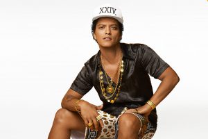 Bruno Mars con cinque dischi di diamante è nella storia