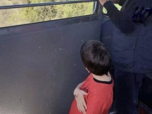 Tragedia Mottarone, il piccolo Eitan "rapito" e portato in Israele dal nonno, condannato in passato per maltrattamenti in famiglia