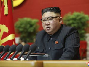 La Corea del Nord dice no a jeans attillati e film stranieri
