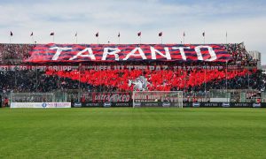 Calcio, Taranto: sei calciatori e un tecnico positivi al Covid. Stop della Lega Pro alla 21ma giornata