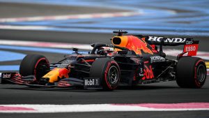 Formula 1, GP Francia: Verstappen in pole position davanti a Hamilton