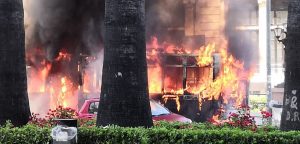 Bus dell’Amtab prende fuoco sul lungomare di Bari