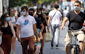 Salvini: “Chiederò a Draghi di togliere l’obbligo di indossare la mascherina all’aperto”