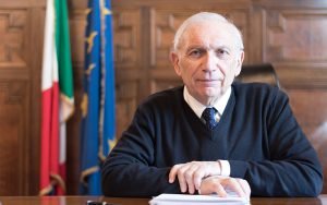 Scuola, il ministro Bianchi: "Creare hub vaccinali per i bambini come in Puglia"