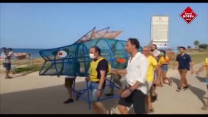 A Bari arriva il "pesce mangia plastica"
