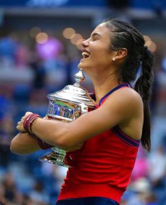 U.S Open, trionfa la diciottenne Emma Raducanu. E’ nella storia del tennis