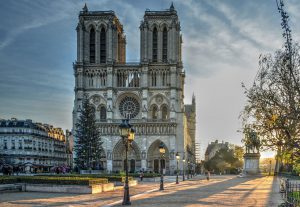 La cattedrale di Notre-Dame a Parigi riaprirà nel 2024, a cinque anni dal devastante incendio