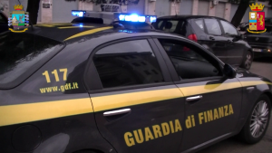 Taranto, droga nascosta dietro la lavatrice, arrestato 47enne