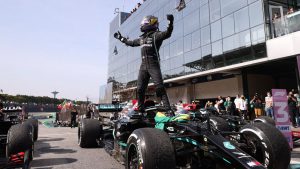 Formula 1, incredibile vittoria in rimonta per Hamilton nel GP del Brasile