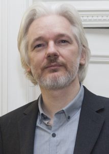 WikiLeaks, Assange dirà sì in carcere alla compagna conosciuta in ambasciata. I due avevano minacciato azioni legali