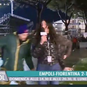 Giornalista sportiva molestata in diretta tv: individuato il tifoso della Fiorentina