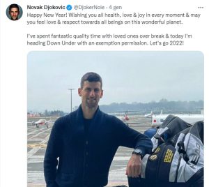 Djokovic atterrato a Belgrado. Ad attenderlo reporter e fotografi