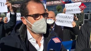 Fratelli d'Italia chiede le dimissioni di Emiliano con un flash mob