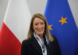 La maltese Roberta Metsola (Ppe) eletta presidente dell'Europarlamento, prenderà il posto di David Sassoli: "Lo onorerò"