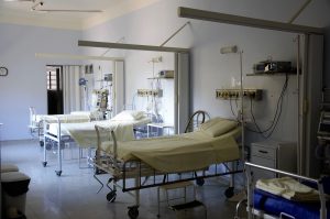 Covid: sale in 13 regioni il tasso di occupazione dei posti letto nei reparti ospedalieri