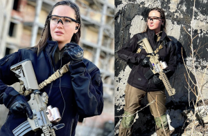 La modella ucraina in campo con la resistenza: la foto con il fucile fa il giro del mondo