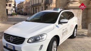 Defibrillatori sul taxi a Lecce