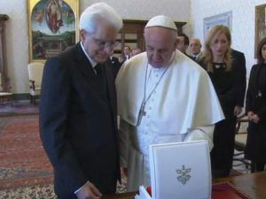 Gli auguri di Mattarella a Papa Francesco per il IX anniversario del Pontificato: "In Ucraina prevalgano le ragioni della pace"