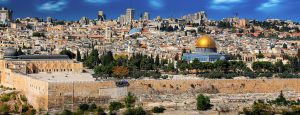 Gerusalemme, 150 palestinesi feriti negli scontri con la polizia israeliana sulla Spianata delle moschee