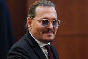 Depp/Heard, Johnny Depp ha vinto. L’attore: “La giuria mi ha ridato la vita”