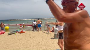 Giornata di sport acquatici sulla spiaggia barese di Pane e Pomodoro